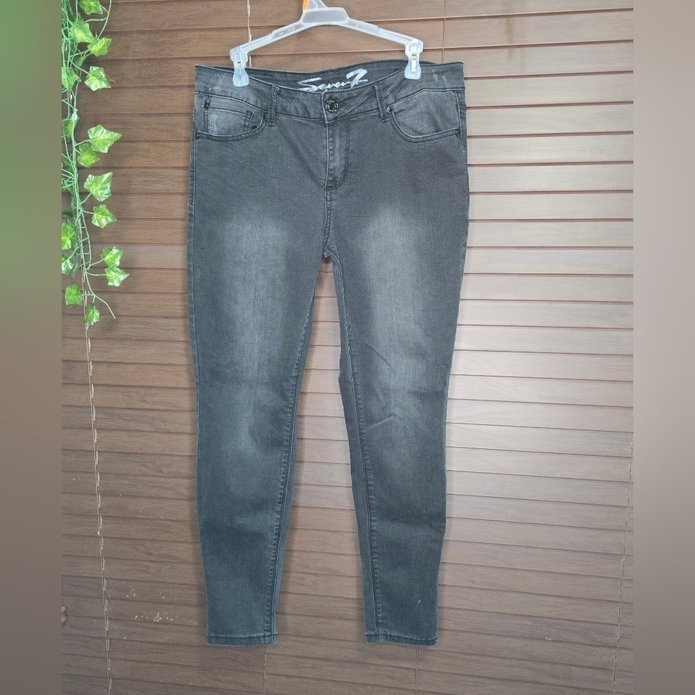 Seven7 Lightly Distressed Midrise Black Legging Style Women's Jeans Size 12